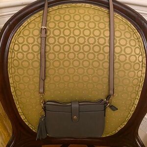 Kathy Ireland crossbody bag with tassle